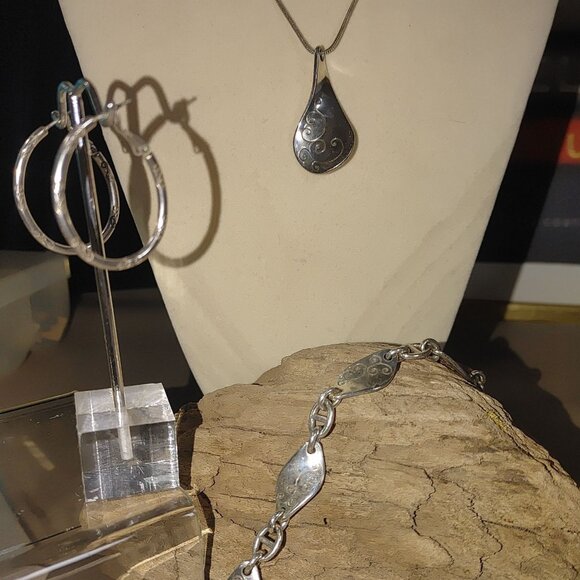 Brighton Set Teardrop Twist Scroll Silver Tone Necklace Bracelet Hoop Earrings - Picture 1 of 13